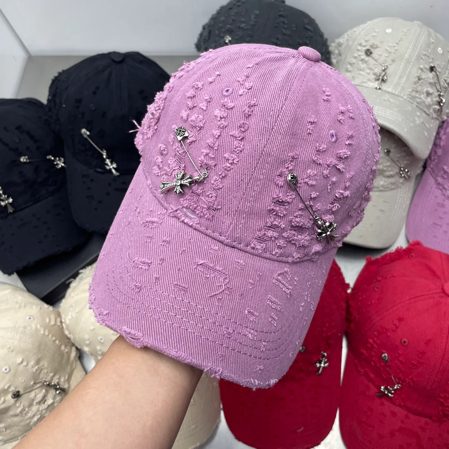Crowe heart hole baseball cap